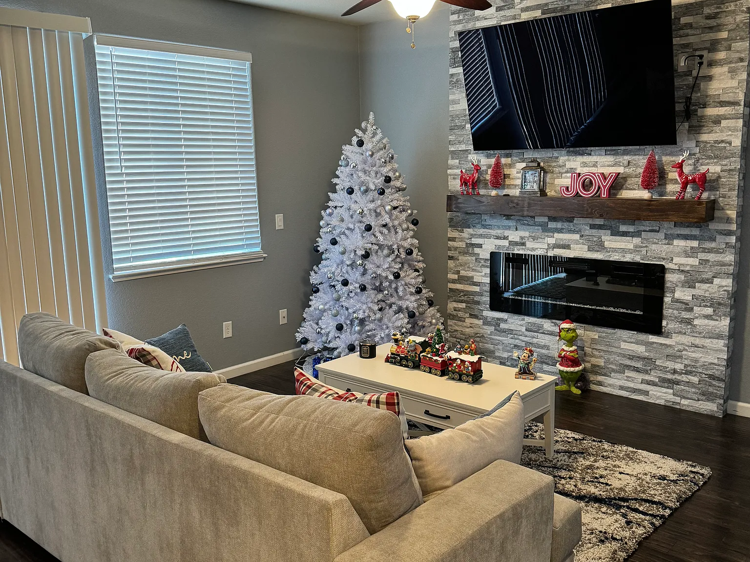 3 bed, 1512 sqft, $3,295 — Photo 3