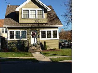 18 Peacock St, Auburn, NY 13021