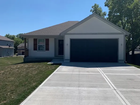15629 Leavenworth Rd, Basehor, KS 66007