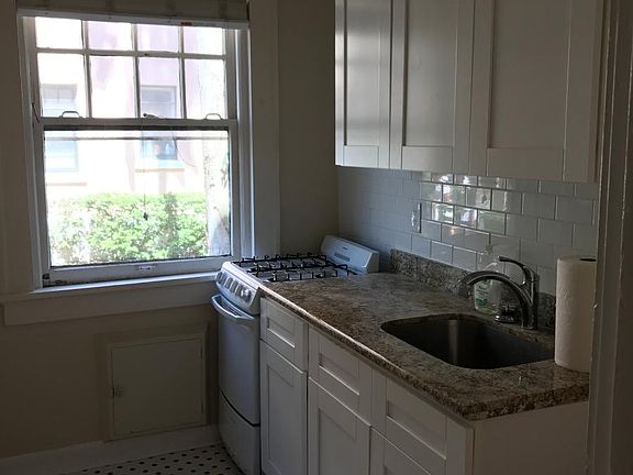 3rd image of 615 W Horatio St APT 12