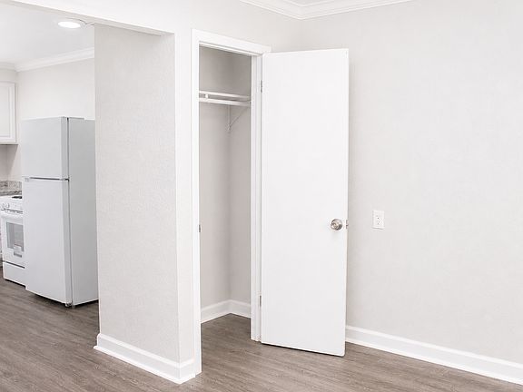 5th image of 5903 N Flagler Dr