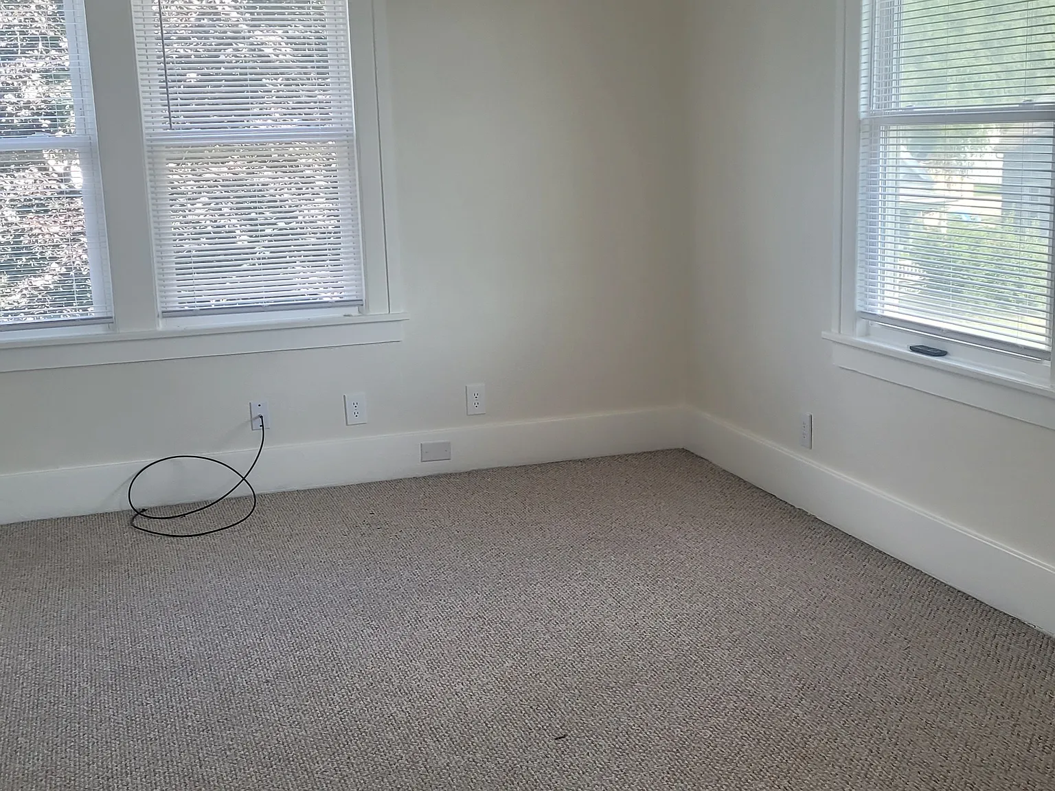 2 bed, 1300 sqft, $1,000 — Photo 3