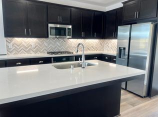 2542 Muscat Ct, Hanford, CA 93230