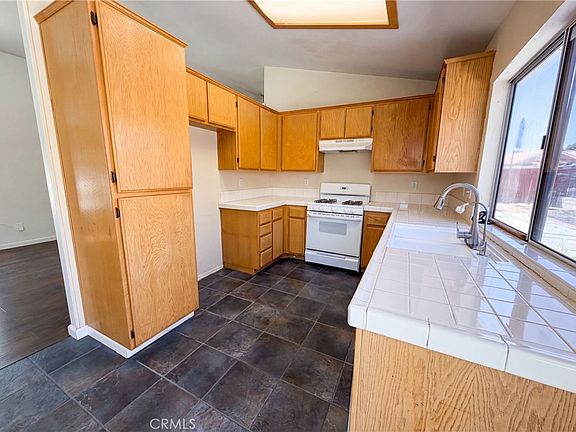 2nd image of 13154 Oberlin Ave