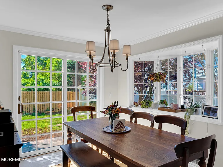 402 Morgan Pkwy — Photo 13
