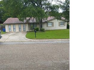 1029 Ferndale Ave, Azle, TX 76020