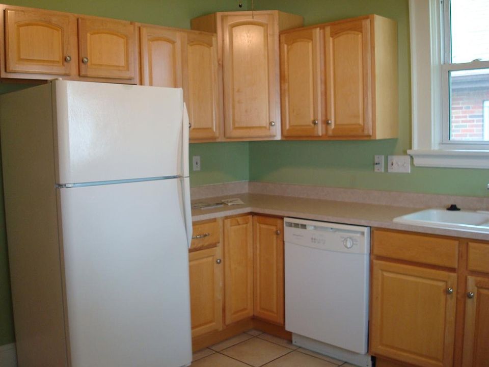 Kitchen with all appliances and disposal