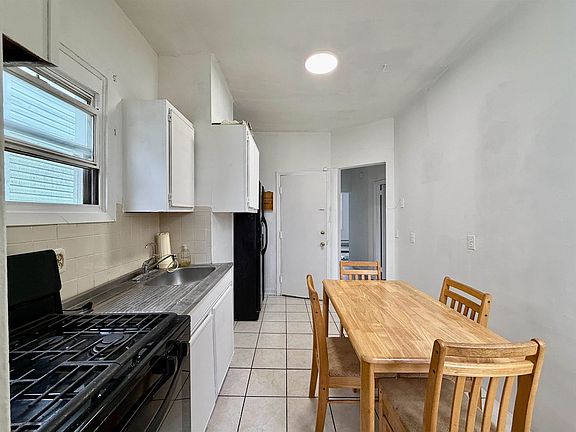 3rd image of 94 Ferry St Floor 2