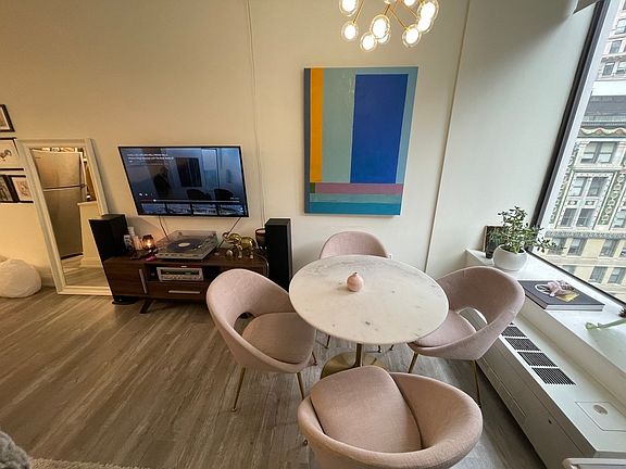 4th image of 128 Pearl St #17Z