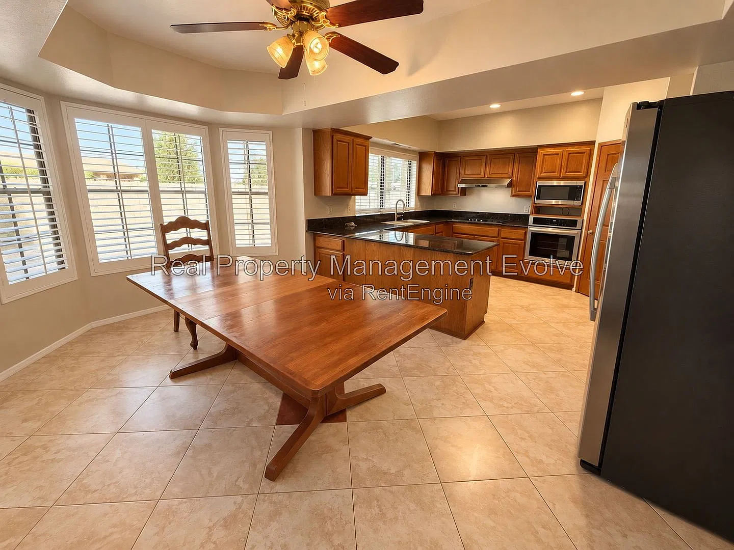 4 bed, 3.0 bath, 3656 sqft, $4,500 — Photo 4