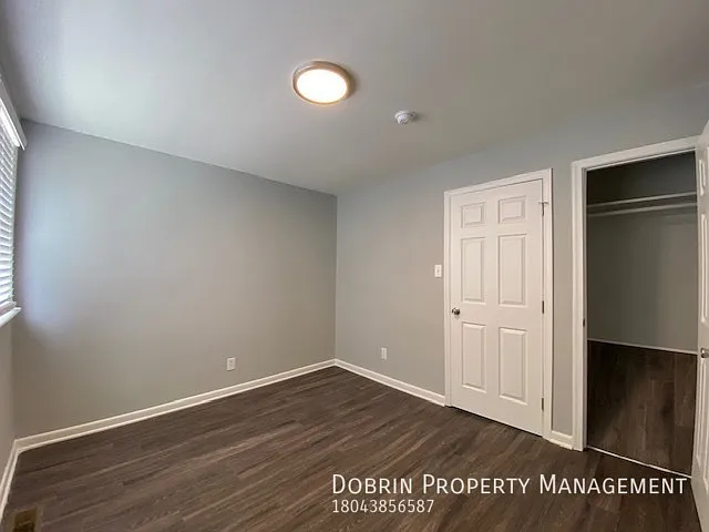1821 Thomas St — Photo 8