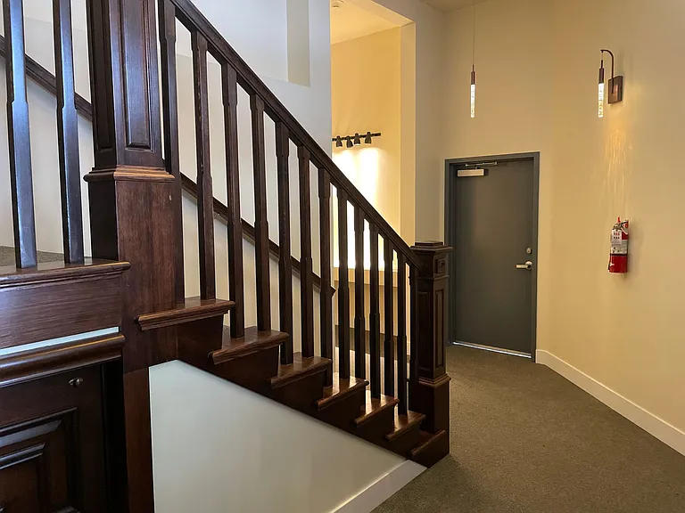 D01804MA Hodges Building — Photo 13