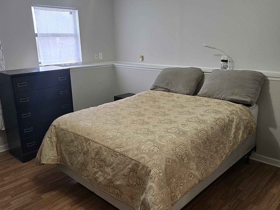 1st image of 4747 Glenwhite Dr #2