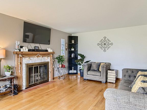 4th image of 2623 Park Ave