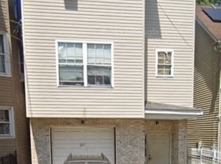 697 S 18th St FLOOR 2, Newark, NJ 07103