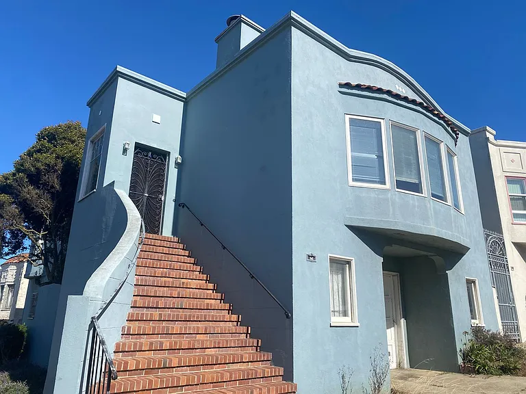 42 Castle Manor Ave — Photo 44