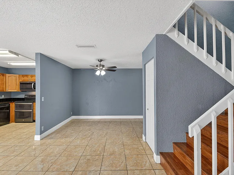 320 Woodland Rd — Photo 5
