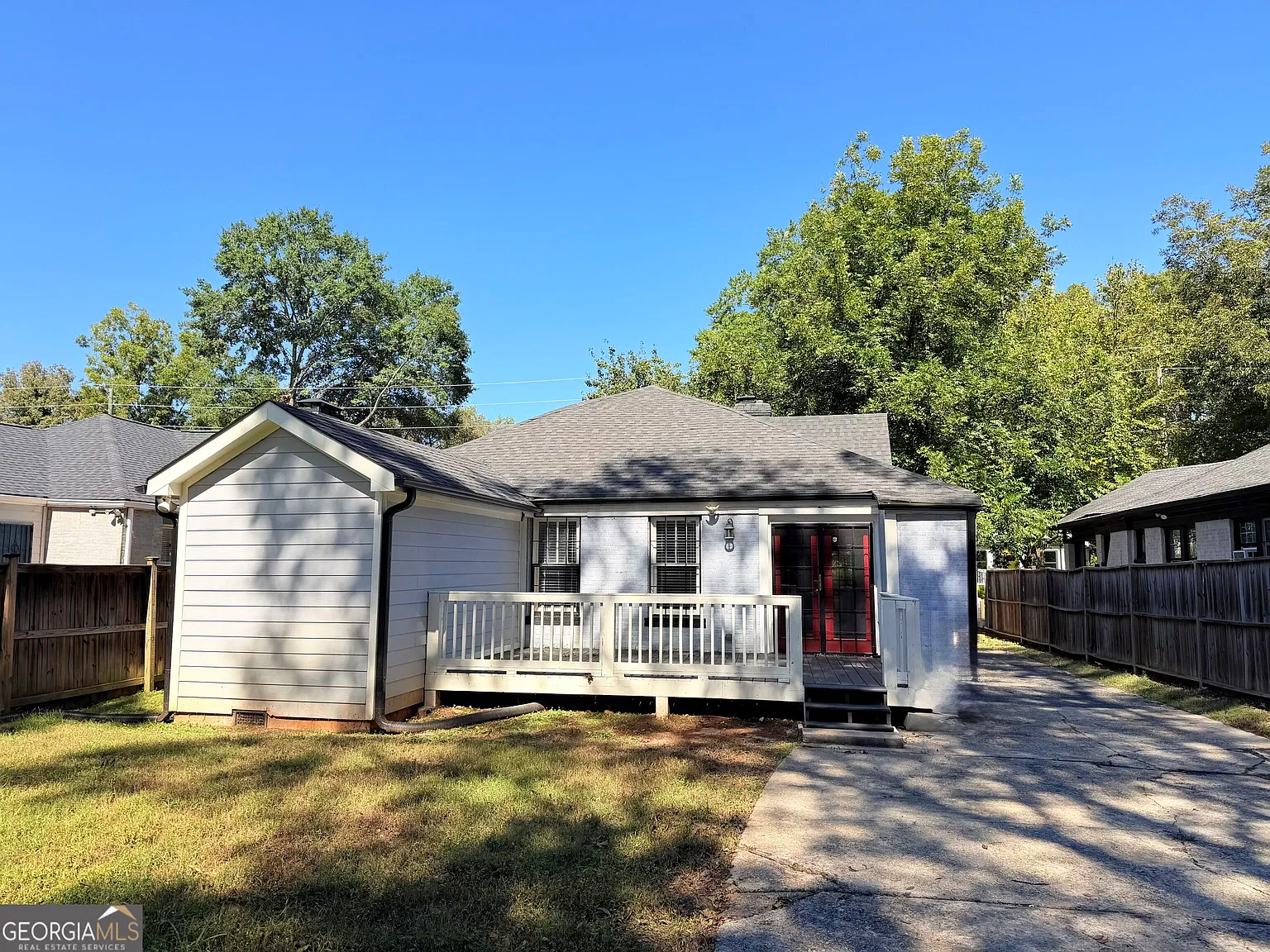 3 bed, 2.0 bath, 1890 sqft, $1,895 — Photo 3
