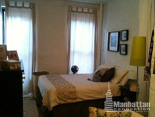 Rented by Manhattan Connection | media 8