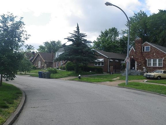 4th image of 1288 Sells Ave