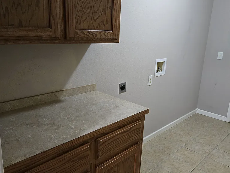 115 Valentina Dr — Photo 9