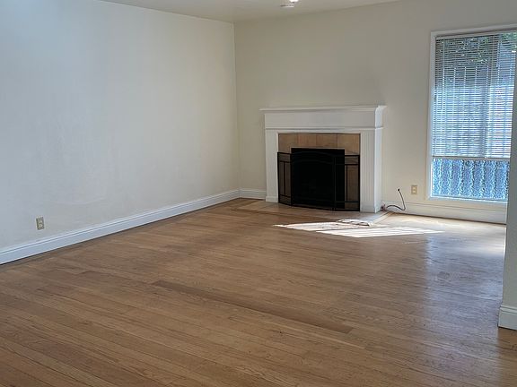 3rd image of 1467 140th Ave