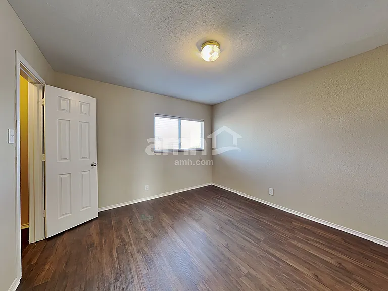 8438 Silver Brush — Photo 17