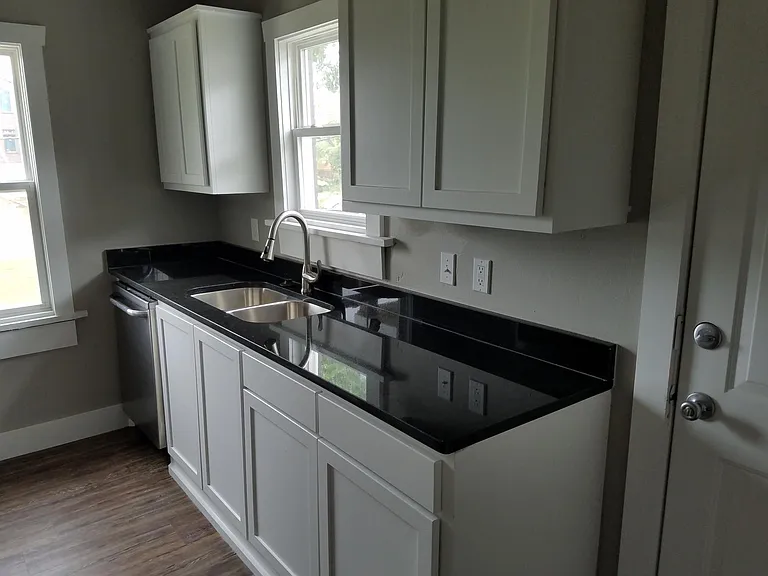 1321 N Klein Ave — Photo 7