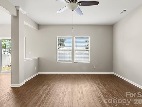 4th image of 833 Georgia Oak Ln