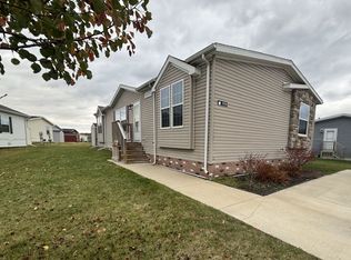 9709 Birmingham Dr #322, Fenton, MI 48430