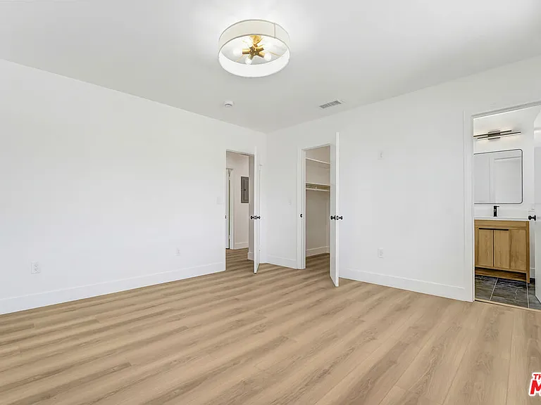 1435 S Hayworth Ave #4 — Photo 7