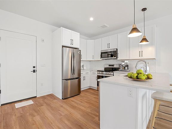 5th image of 1 Carnation Ave #401