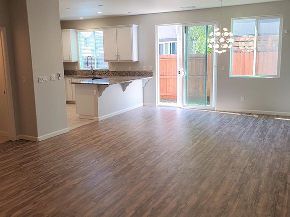 2nd image of 26 Palma Harbour Pl