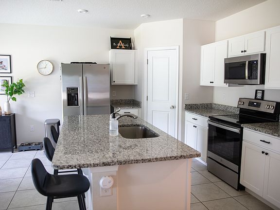 3rd image of 404 Button Sage Ln