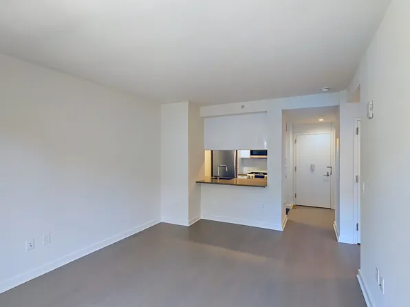 45 Hoyt Street image 3 of 8