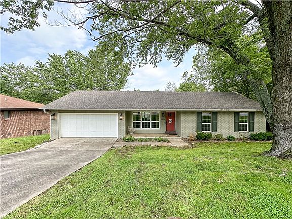 2nd image of 2118 W Loren Cir