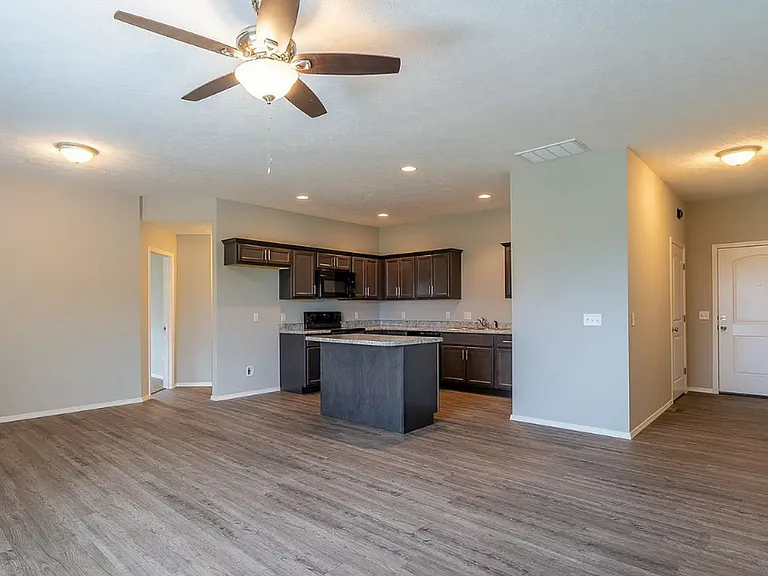 1315 S Normandy Ave — Photo 3