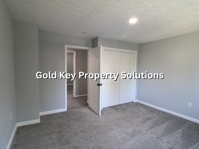 508 W Monroe St — Photo 16