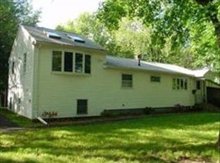30 Newbridge Ave, Burlington, MA 01803