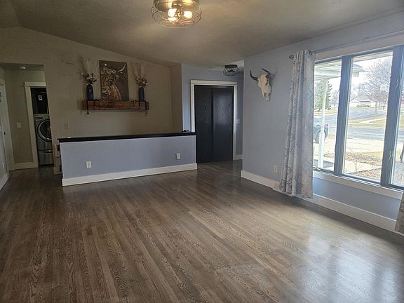 5th image of 1327 Montclair PLACE