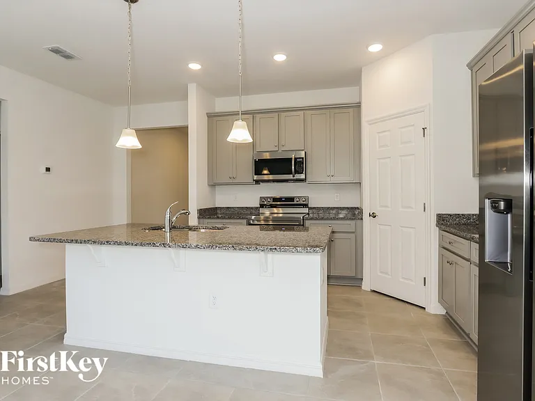 430 Reina Way — Photo 5