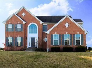 108 Cimarron Dr, Coraopolis, PA 15108