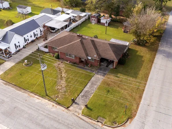 213 N Brevard St, Selma, NC 27576