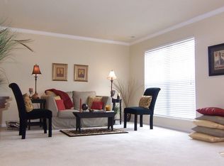 376 Montclair Tower Dr, Saint Charles, MO 63303