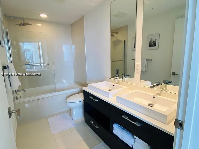 55 SW 9th St #30 — Photo 27