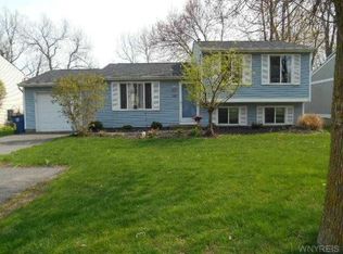 80 Greengage Cir, East Amherst, NY 14051