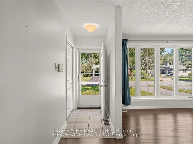104 Oriole Ave — Photo 3