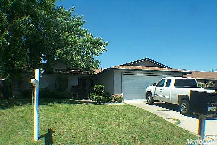 1288 E D St photo 1