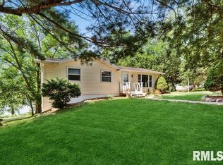 870 42nd St, New Boston, IL 61272