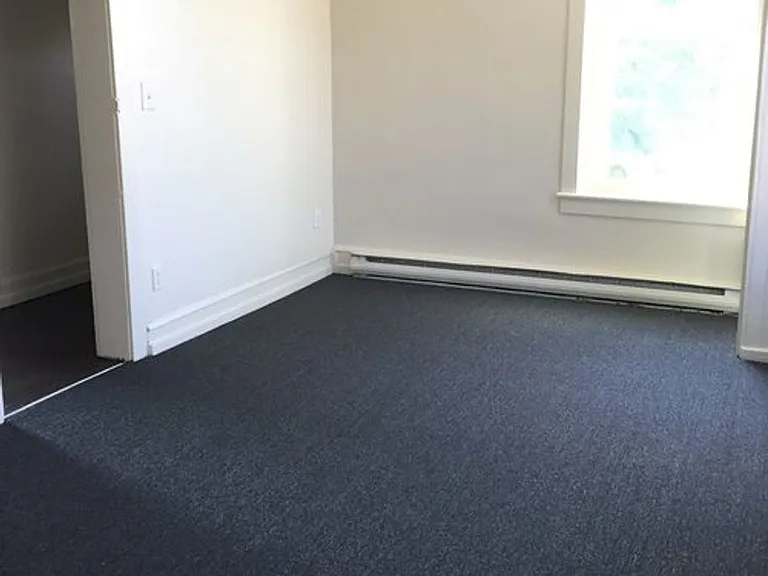 Kutztown Crashpads- Affordable Student Housing Available 2026-2027 School Year — Photo 16